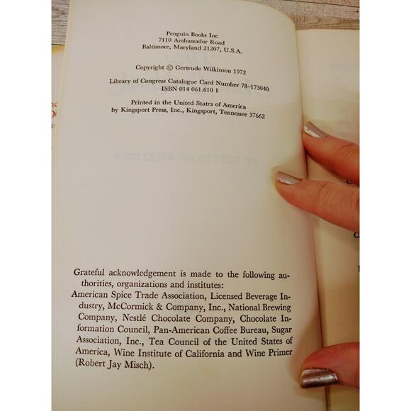 The Attic‎ Cookbook by Gertrude Wilkinson HCDJ Vtg 1972 - Picture 8 of 13